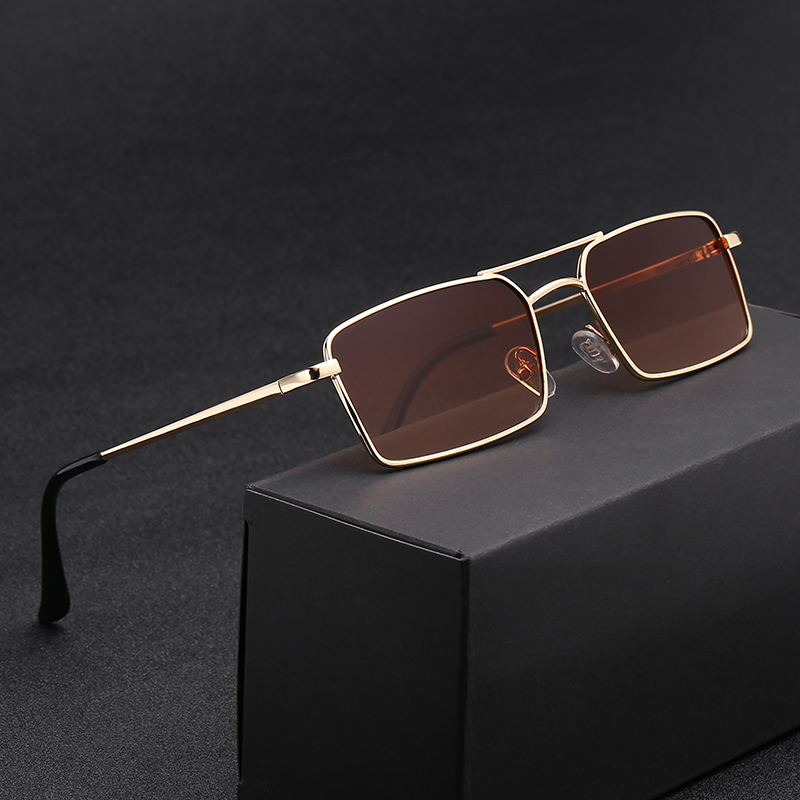 New Women Brands Design Anti-R - Designer Sunglasses 评论和价格